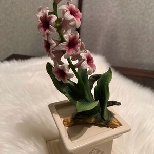 Mid -Century Italian Capodimonte Style Porcelain Cerise Hyacinth Deco Object